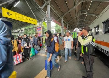 H-2 Lebaran Idulfitri 2024, Jumlah Penumpang Kereta Api di Daop 8 Surabaya Mulai Turun 4 Daop 8 Surabaya.