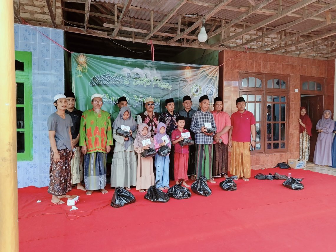 Buka Bersama, Kesatuan Alumni Himpunan Mahasiswa Islam di Pamekasan Gelar Santunan Anak Yatim 1 Kesatuan Alumni Himpunan Mahasiswa Islam