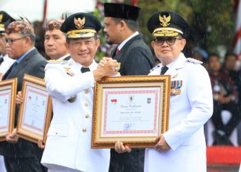 Skor EEPD Tertinggi Nasional, Pemprov Jatim Kantongi Penghargaan Prestasi Pemerintah Daerah dari Kemendagri 1 Adhy Karyono 3