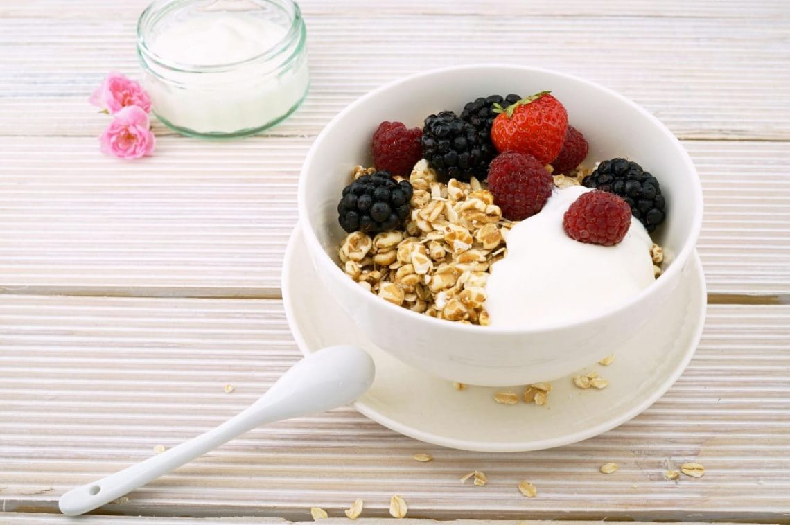 Tips Bikin Overnight Oats dengan Mudah, Solusi Sarapan Sehat dan Praktis: Anti Ribet Club! 1 Overnight Oats.