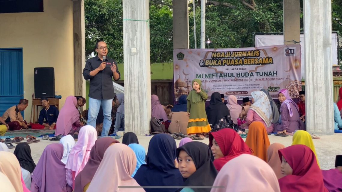 IJTI Pantura Ajak Siswa MI di Tuban Kenal Dunia Jurnalistik dan Konten Kreator 1 IJTI