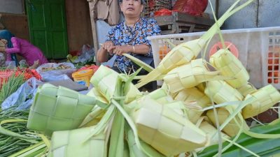 Ketupat.