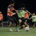 Tim Persebaya saat menjalani latihan di Lapangan Thor Surabaya
