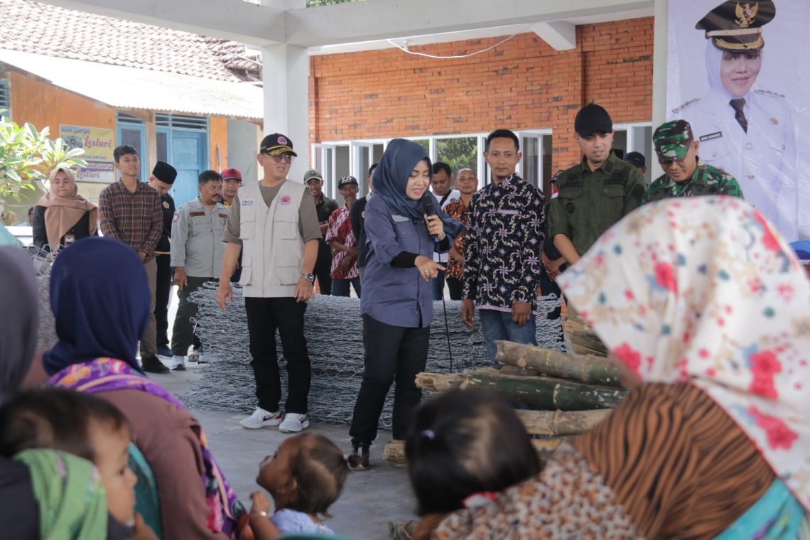 Bantuan Material