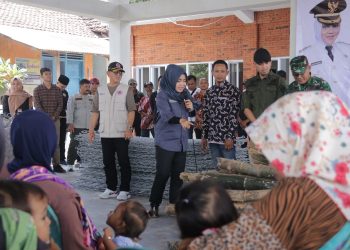 Bantuan Material