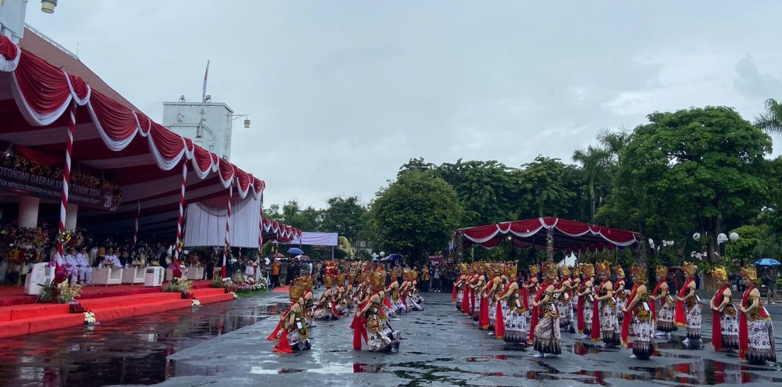 Tarian Tradisional 38 Provinsi Ramaikan Peringatan Hari Otonomi Daerah 2024 di Surabaya 1 Hari Otoda