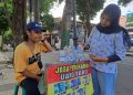 Dekati Lebaran, Jasa Penukaran Uang Baru di Tuban Makin Ramai Pelanggan, Pecahan Rp5 Ribu Paling Dicari
