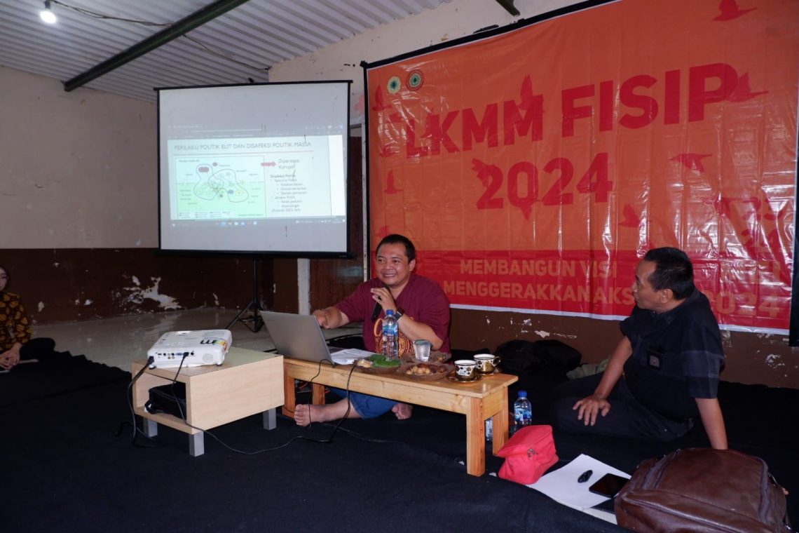 Diskusi Bareng BEM FISIP Unim Mojokerto, Dr Sakban Bedah Politik Citra Gemoy 1 FISIP Unim Mojokerto.