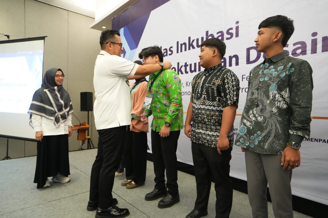 Pusat Grosir Sepatu Kota Mojokerto Jadi Objek Inkubasi Kemenparekraf, Dongkrak Pertumbuhan Ekonomi Masyarakat 1 Pusat Grosir Sepatu.
