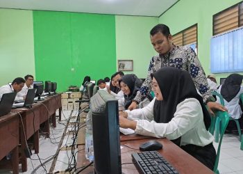 Anggota Panwascam.