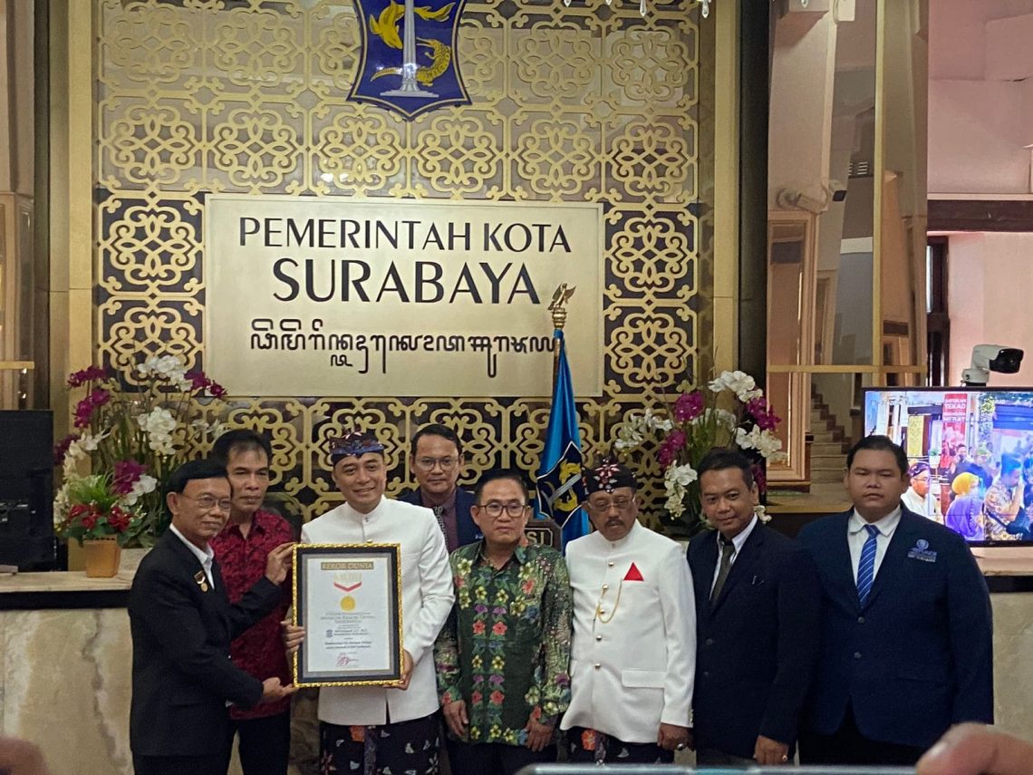 Pecahkan Rekor MURI, Peradi Surabaya dan Pemkot Kerja sama Beri Bantuan Hukum Gratis untuk 1.368 Balai RW 1 Peradi Surabaya.
