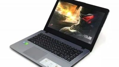 Asus VivoBook A442U.