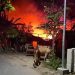 bangunan terbakar.