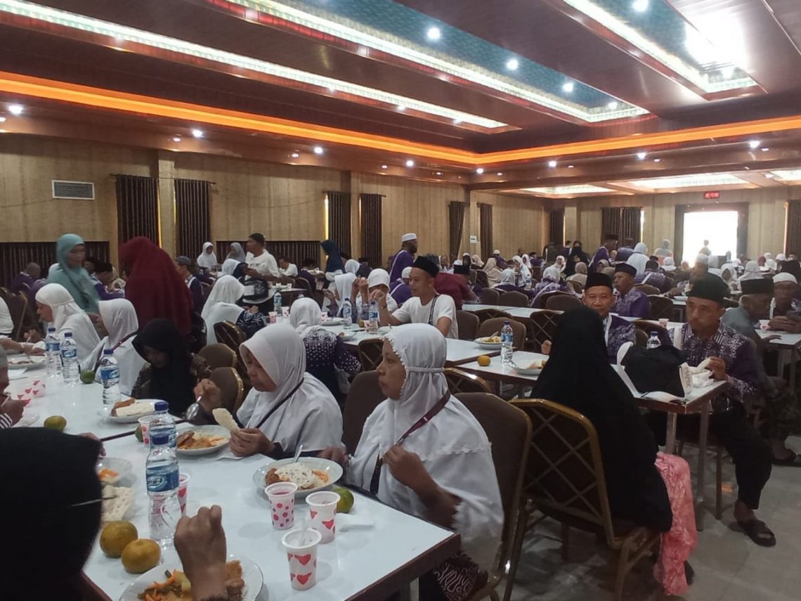 Jamin Gizi Jamaah Haji Lansia, Embarkasi Surabaya Siapkan Menu Khusus 1 Embarkasi Surabaya.