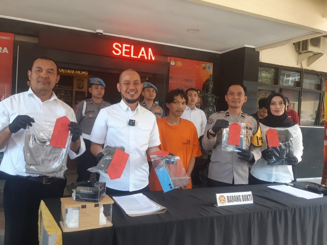 Perdaya Siswi SMP di Malang, Pria di Bekasi Ancam Sebar Foto Bugil demi Penuhi Nafsu 1 Siswi SMP.