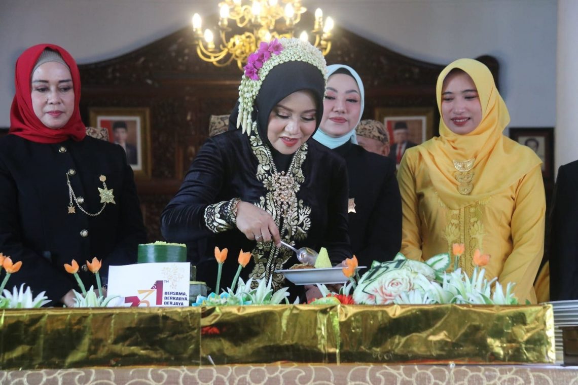 Bupati Beber Torehan Pemkab di Hari Jadi Ke-731 Kabupaten Mojokerto, Ini Deretan Ratusan Penghargaan yang Diraih 1 Kabupaten Mojokerto.