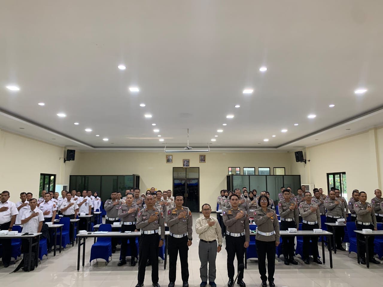 Pelatihan etika di Satlantas Polres Malang.