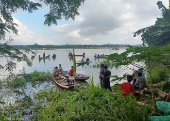 Perahu di Sungai Brantas