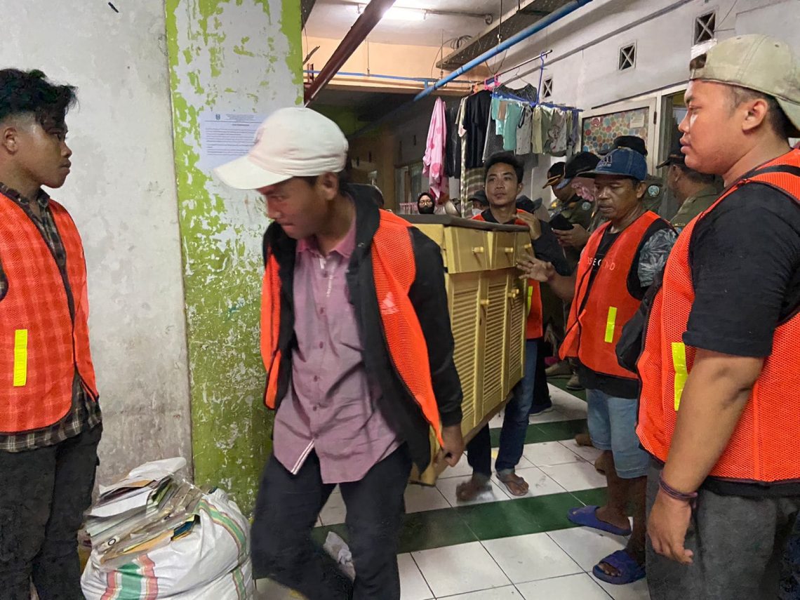 Diduga Tunggak Sewa Hunian, Satpol PP Tertibkan Warga Rusunawa Gunungsari Surabaya 1 Rusunawa Gunungsari.