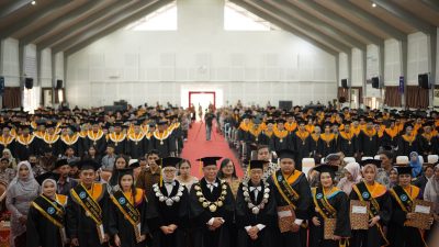 301 Mahasiswa Berbagai Prodi Diwisuda