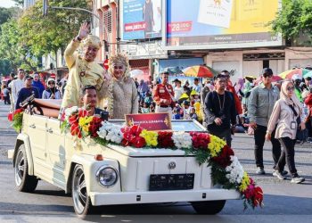 Eri Cahyadi dan Rini Indriyani