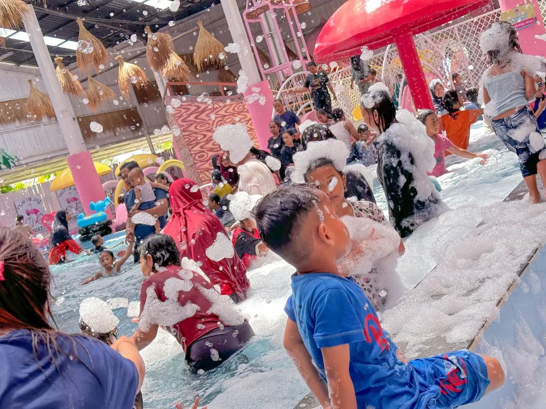 kolam renang di jember