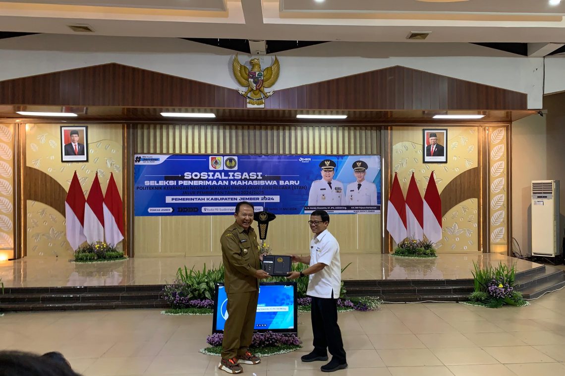 10 Mahasiswa Jember Jalur Pembibitan PKN STAN Memperoleh Nilai di Atas Rata-Rata 1 Bupati Jember
