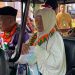 Kisah Lansia Penjual Salak asal Bojonegoro, Jual Sawah untuk Naik Haji 2024 12 Penjual salak.