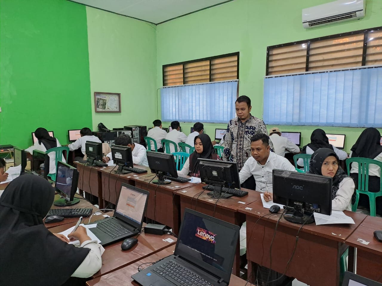 Tes Tulis CAT, 13 Calon Anggota Panwascam di Tuban Absen tanpa Konfirmasi 2 Anggota Panwascam Tuban.