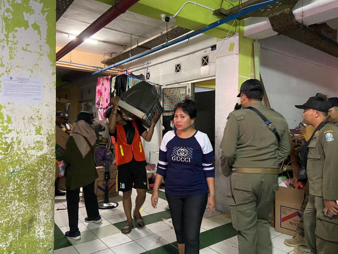 Bentuk Kompensasi, 43 KK Gusuran Rusunawa Gunungsari Surabaya Ditampung Sementara ke Dinsos 1 Rusunawa Gunungsari.