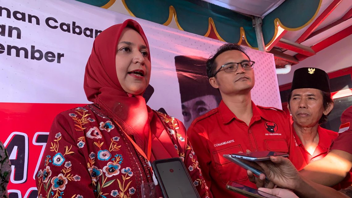 Faida Kembalikan Berkas Pendaftaran Jelang Pilkada Jember 2024, Kenang Kebersamaan PDIP 1 Faida