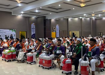 Jemaah haji Embarkasi Surabaya