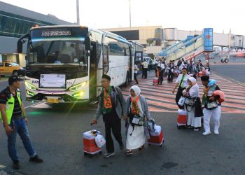 Jemaah Haji Embarkasi Surabaya