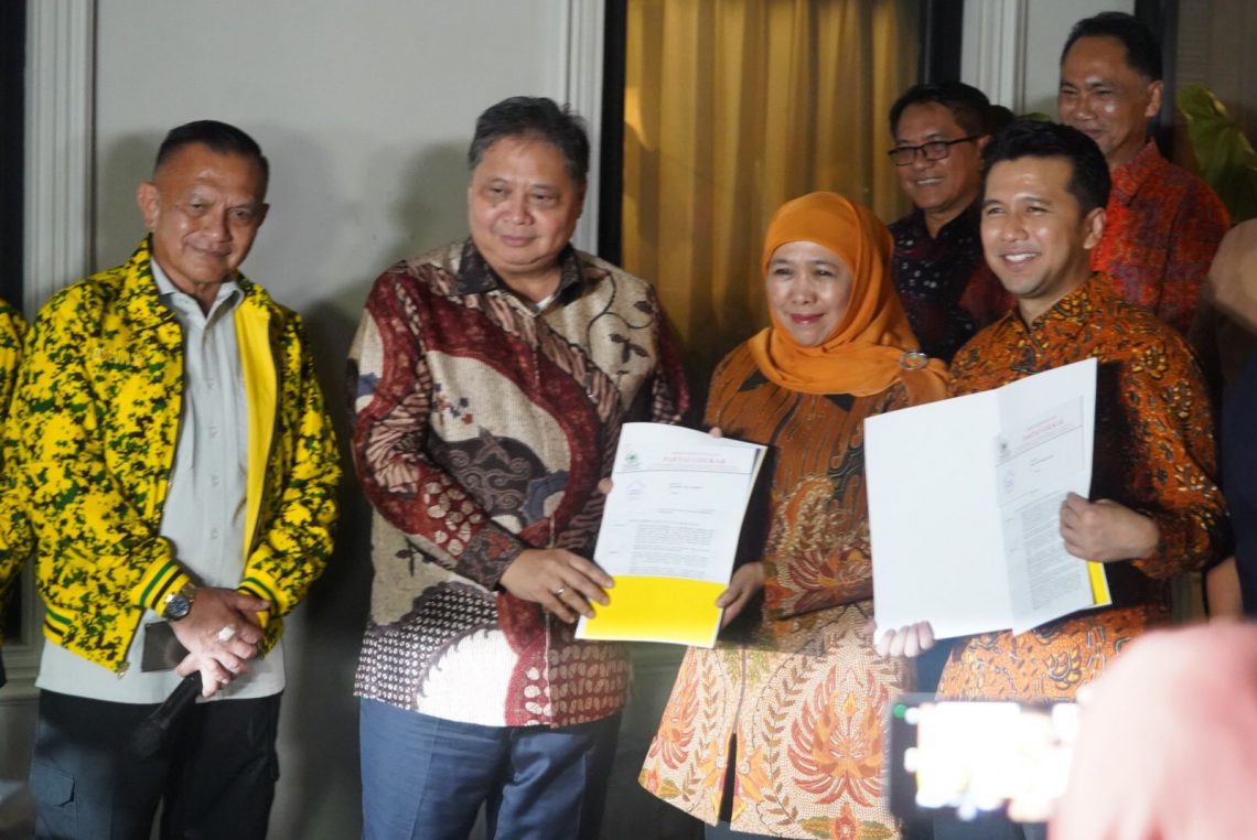 Partai Golkar Resmi Rekom Khofifah-Emil Maju Lagi di Pilgub Jatim 2024 1 Khofifah - Airlangga
