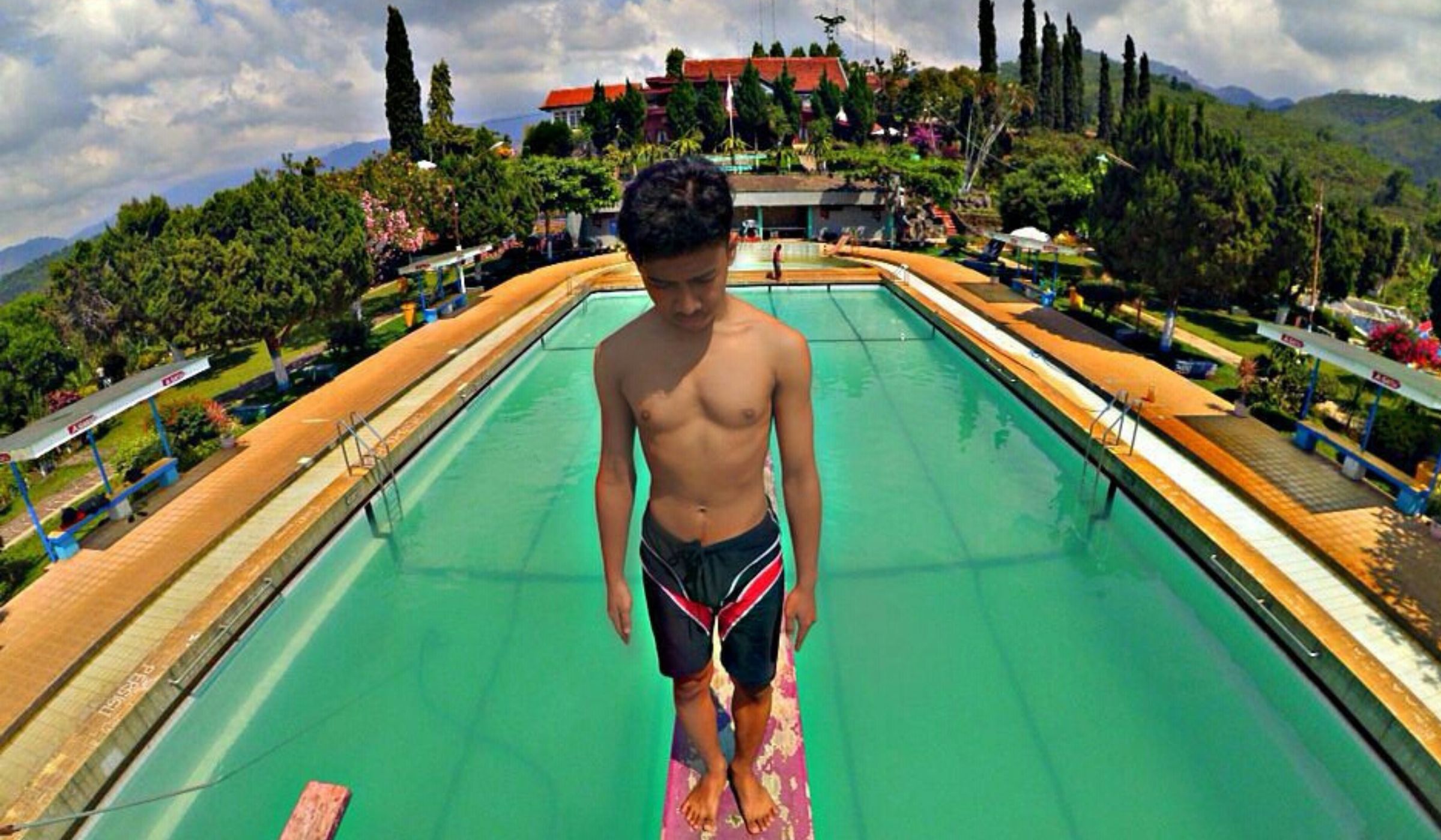 kolam renang di jember