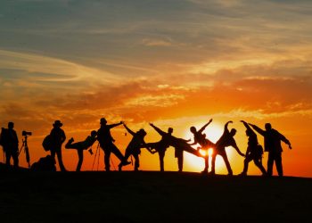 perbedaan paguyuban dan patembayan