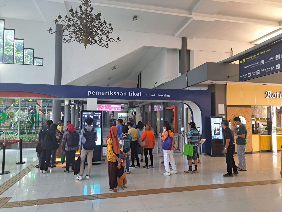 KAI Surabaya Vaganza