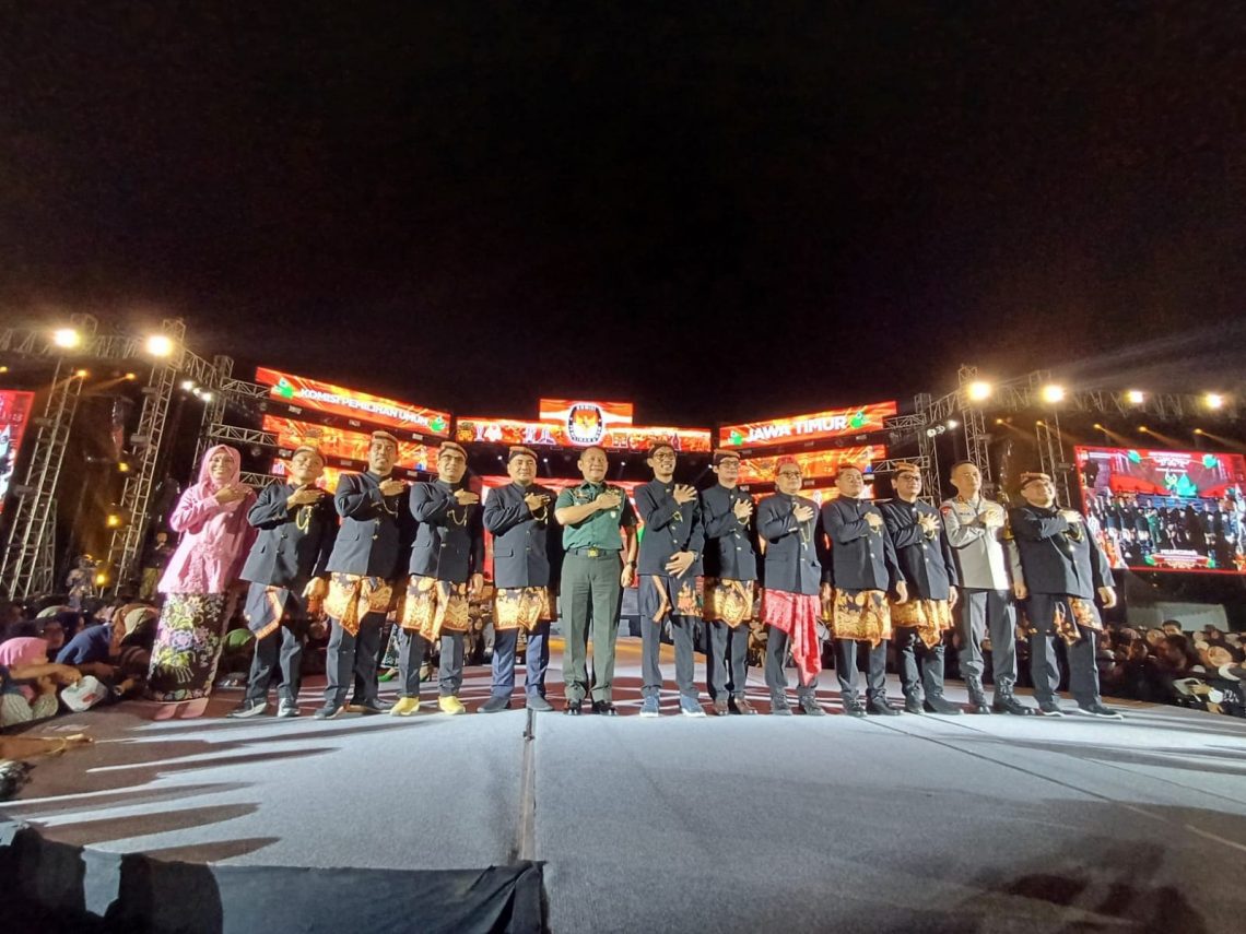 Luncurkan Maskot dan Jingle Jelang Pilgub 2024, KPU Jatim Terima Penghargaan MURI 1 KPU Jatim.