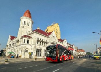 Suroboyo Bus.