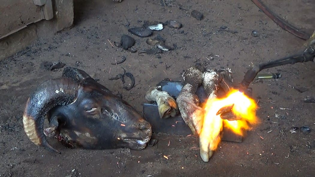 Bengkel las di Tuban.