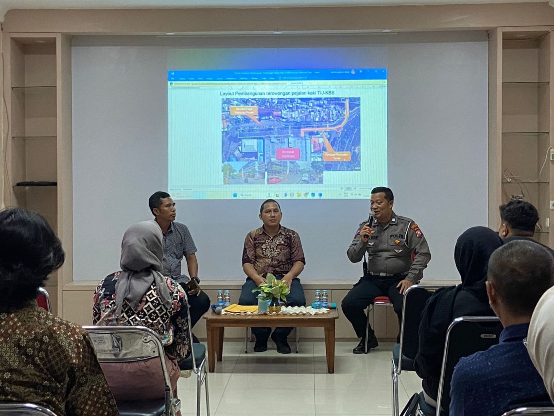 Jalan Joyoboyo Surabaya Ditutup Mulai 15 Juni 2024, Larang Truk Lebih dari 2 Sumbu lewat Jalur Alternatif 1 Jalan Joyoboyo.