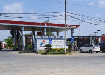 Tangki Terminal BBM.