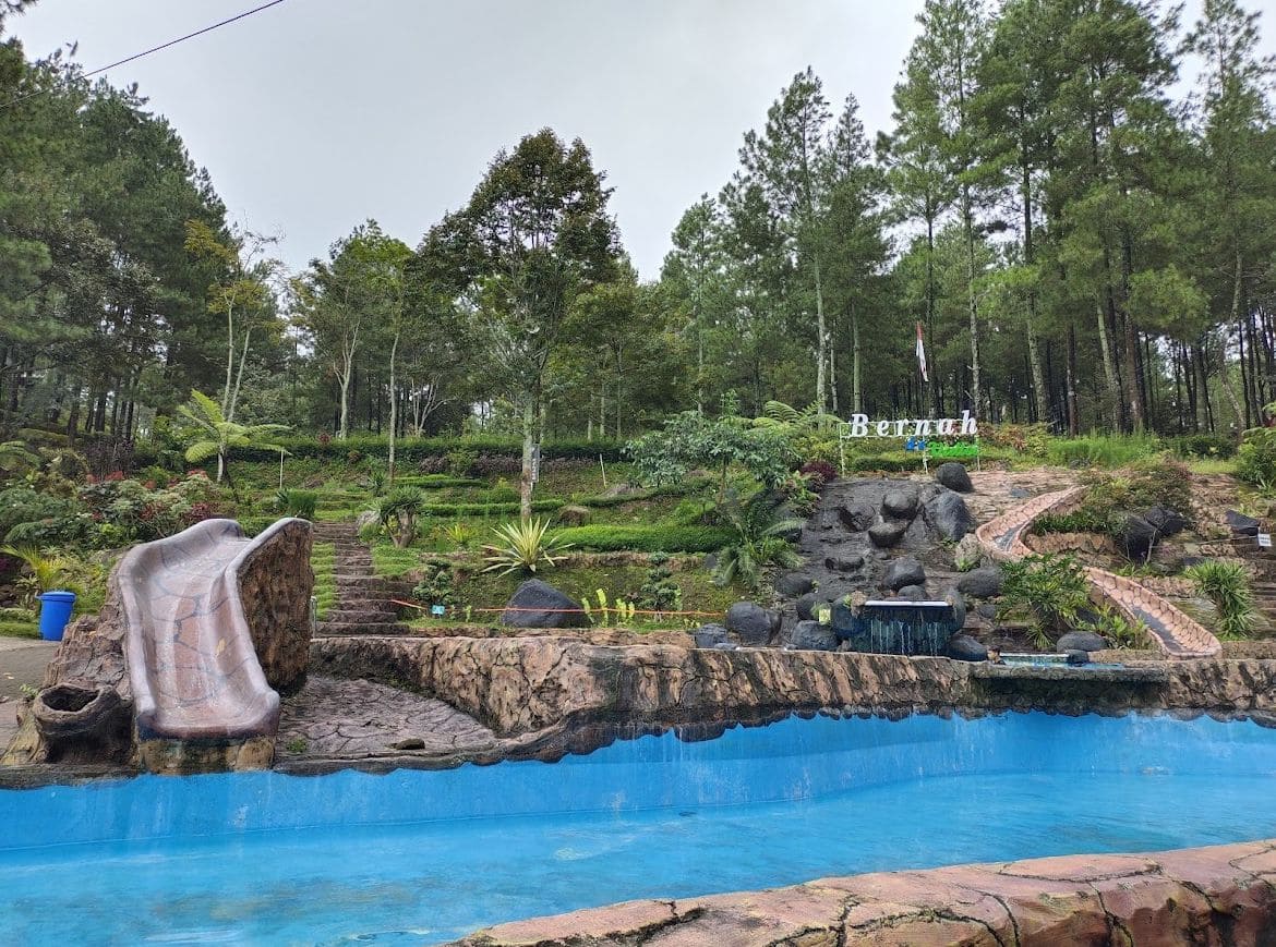 5 Wisata Pacet Terbaru yang Memikat saat Libur Panjang, Keluarga Senang Dijamin Anti Bosan 5 Wisata di Pacet terbaru.