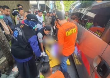 Pria di Surabaya.