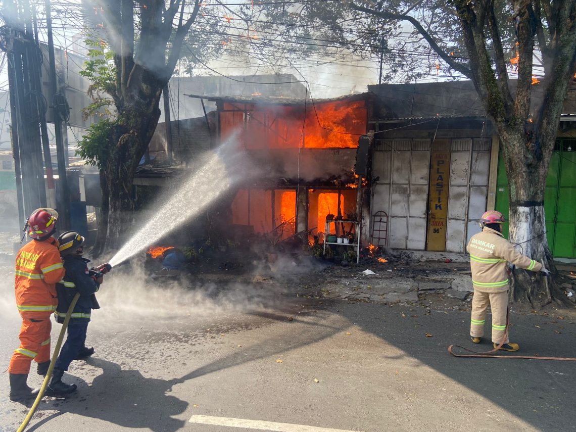 ruko terbakar
