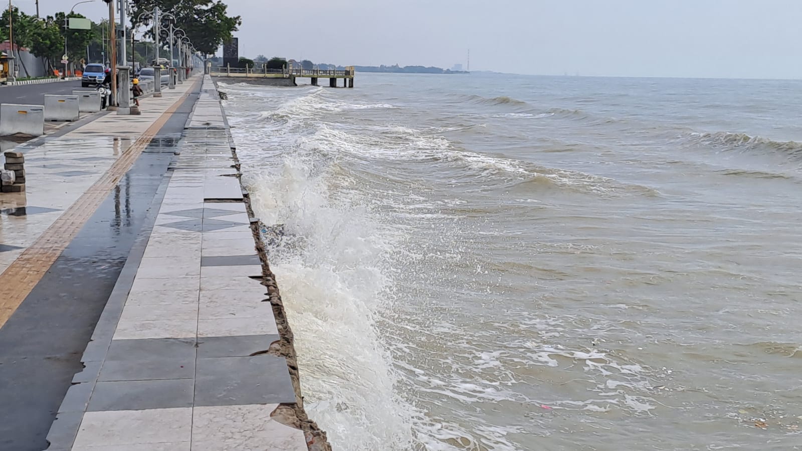 Gelombang Tinggi Laut Jawa Ancam Pesisir Tuban, Warga Diminta Waspada 6 Gelombang Tinggi di Pesisir Tuban