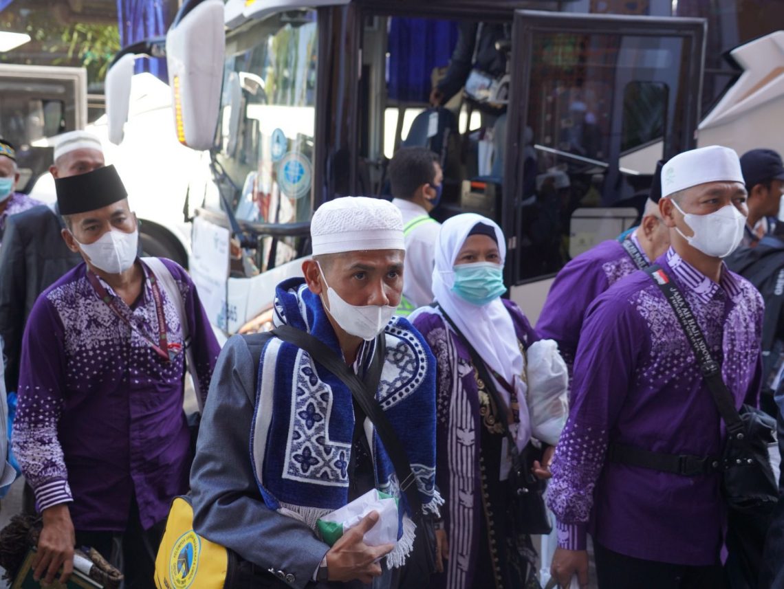 Jemaah haji Debarkasi Surabaya