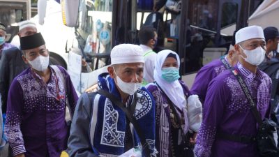 Jemaah haji Debarkasi Surabaya