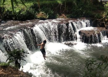 Air terjun sumber salak.