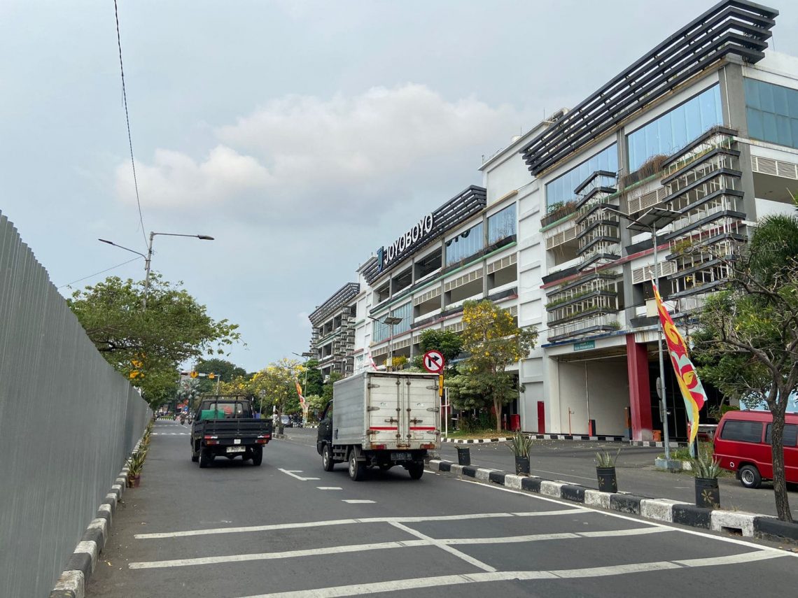 Mulai Besok! Jalan Joyoboyo Surabaya Bakal Ditutup Imbas Proyek Terowongan Pejalan Kaki 1 Jalan Joyoboyo.